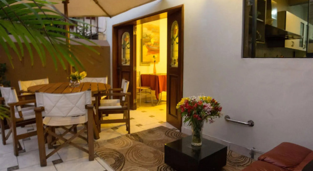 El Faro Inn, Забронировать Отель Отели в центре Мирафлореса, в центре