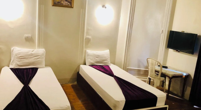 Economică dublă cameră cu balcon Mesho Inn Hostel