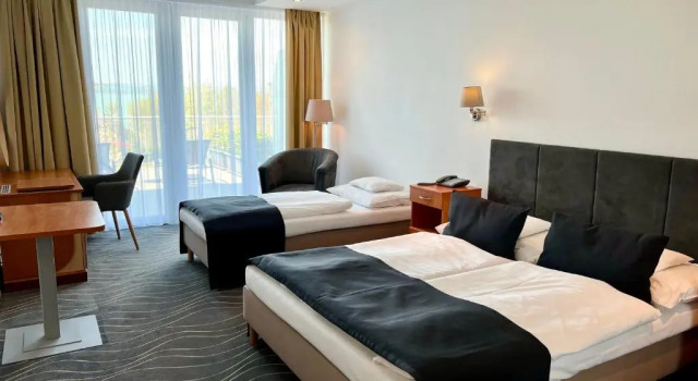 Трёхместный номер Standard с видом на бассейн Holiday Resorts