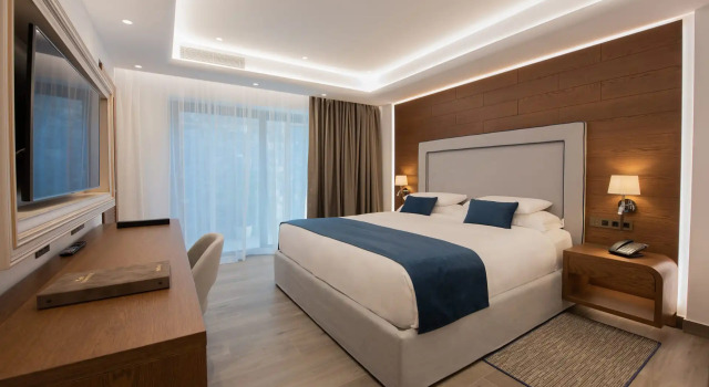 Вилла с собственным бассейном Presidential с 3 комнатами с видом на море Nana Princess Suites Villas & Spa