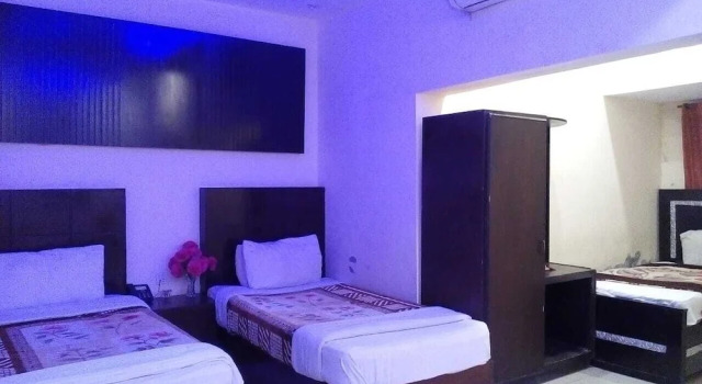 Трёхместный номер Deluxe Gulberg Tower Hotel