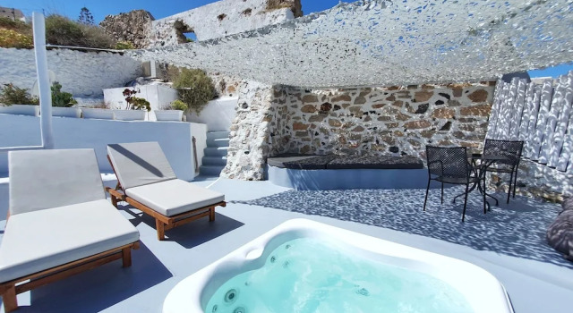 Вилла с 2 комнатами с видом на море Fertimo Suites - Authentic Cave Homes with Private Hot Tub