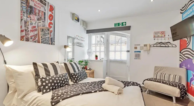 Brighton Getaways - Artist Studio, Забронировать Отель Отели Исторического графства Суссекса 3 звезды, 3*