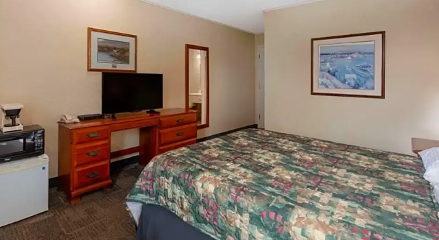 Двухместный номер Standard Travelodge by Wyndham Amherst