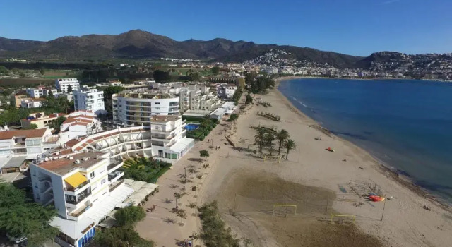 InmoSantos Oasis A5, Забронировать Отель Отели Росас 3 звезды, рядом с Aventura Nautica, 3*