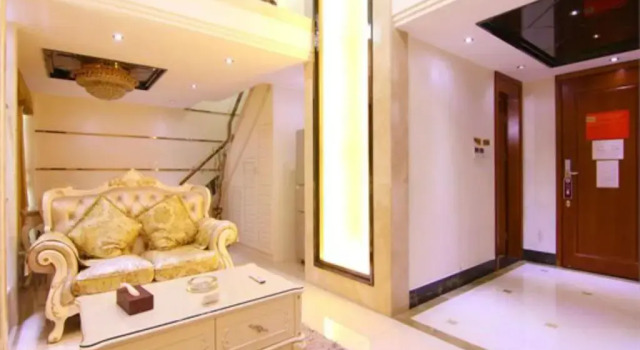 Люкс South & North International Apartment Beijing Road