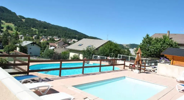 Camping les Auches, Rezervasyon Kamp Alanı Rhône-Alps kamp ve glamping, Kamp Alanı