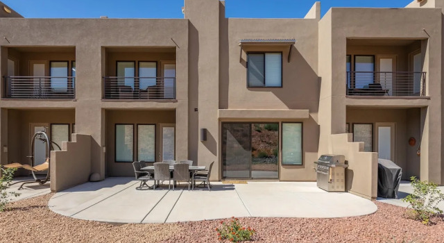Poolside Paradise, Varaa Lomakoti St. George 