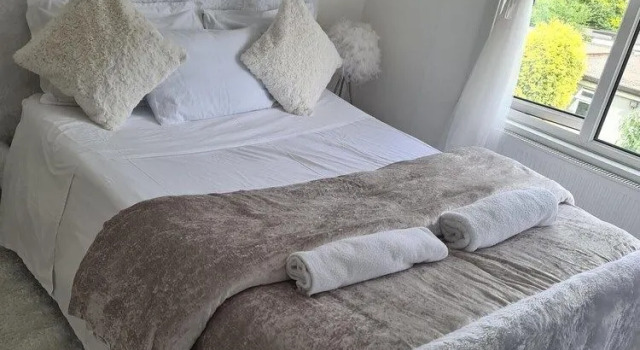 The White house, Rezervați Hotel Waltham Cross Essex