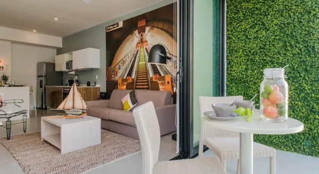 The City 1Bedroom Apartment with Terrace and 2 Pools, Забронировать Апартаменты/квартира Отели Плая-дель-Кармен с парковкой, рядом с Пляжный клуб Mamitas, Парковка