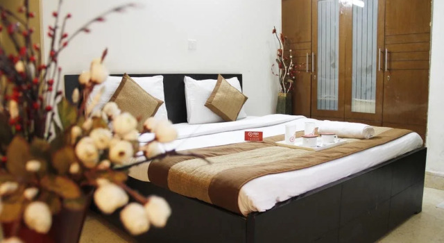 OYO Rooms Jasola Vihar 2, Забронировать Отель Отели Нью-Дели с завтраком, Завтраки