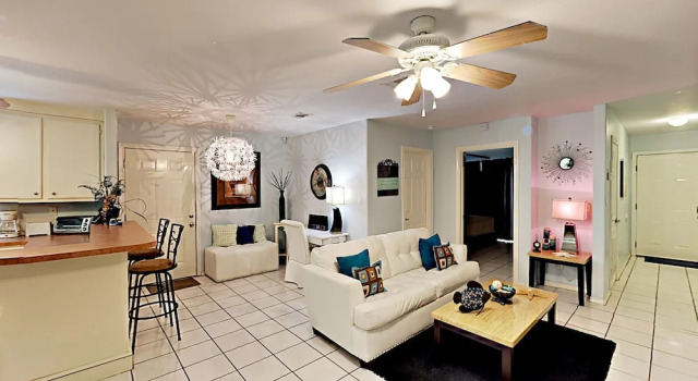108 E Whiting St Duplex, Rezerwuj Dom wakacyjny Hotele w Padre Island z basenem, Basen