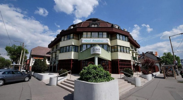 Hotel Amadeus, Varaa Hotelli 14. Zugló 