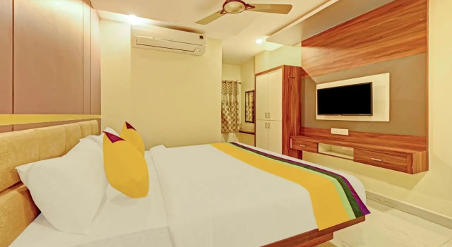 Itsy Hotels Sri Sai Grand Inn Near MG Road & PVP Mall, Забронировать Отель Отели Виджаявада 3 звезды, 3*