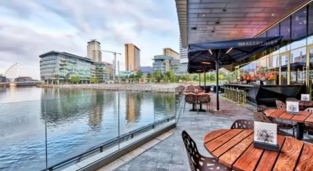 Media City Salford Quays, Забронировать Отель Отели Большого Манчестера 4 звезды, 4*