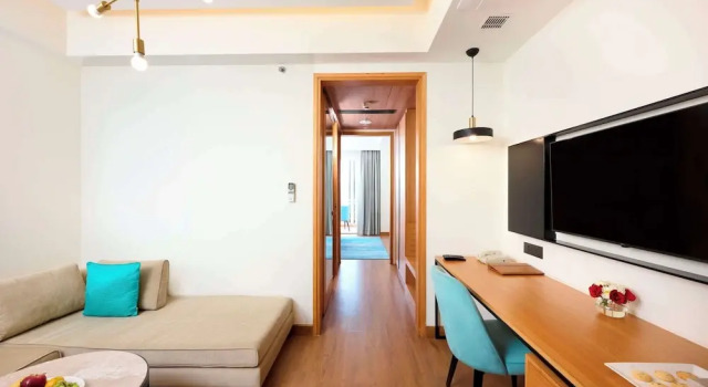Двухместный полулюкс с балконом и с видом на бассейн Iris Sarovar Portico