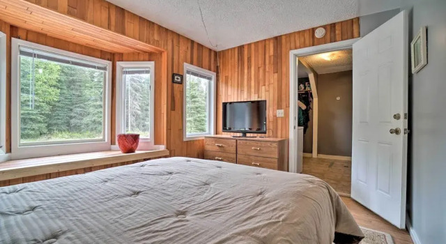 Convenient Kenai Apt - 3 Mi to Beach & Fishing, Rezerwuj Hotel Kenai 