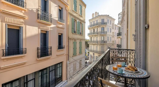 Appartement 2P centre de Cannes avec balcon, Забронировать Апартаменты/квартира Отели Канн с парковкой, рядом с Le Croisette Casino Barriere de Cannes, Парковка