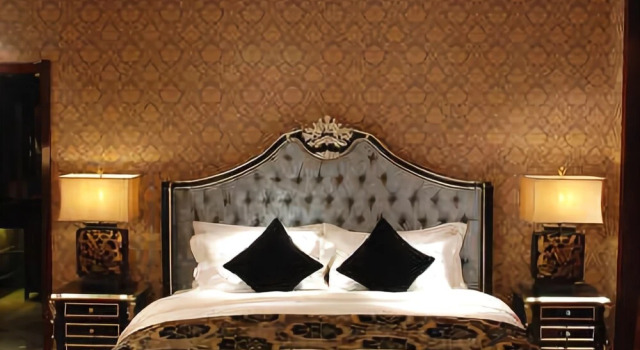 Holiday Plaza Hotel Jiayuguan, Rezerwuj Hotel Hotele 5-gwiazdkowe w Jiayuguan, 5*