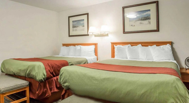 Четырёхместный номер Standard Rodeway Inn Newport