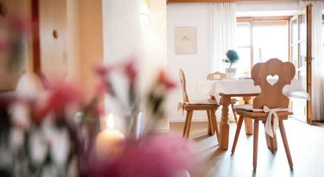 Апартаменты Comfort с балконом Haus Lesch - Stilvolle Appartements mit tollem Bergblick in Kreuth am Tegernsee