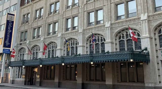 The Marlborough Hotel, Varaa Hotelli Hotellit Winnipeg uima-altaalla, lähellä Shaw Field, Uima-allas