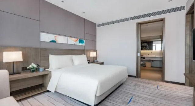 Люкс Deluxe Changsha Yuelu Howard Johnson Hotel (Meixi Lake West Metro Station Branch)