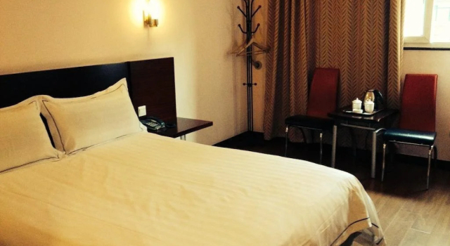 Ocean Star Holiday Inn, Varaa Hotelli Shanghai Shanghai