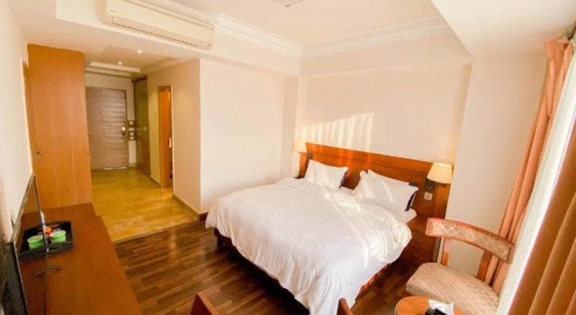 Esquire Hotel Apartments, Book Apartment Hotels in Islamabad with Parking, Parking