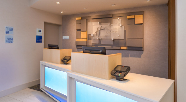 Holiday Inn Express Glenwood Springs Aspen Area by IHG, Забронировать Отель Отели Гленвуд-Спрингса с завтраком, рядом с Горячие источники Айрон-Маунтин, Завтраки