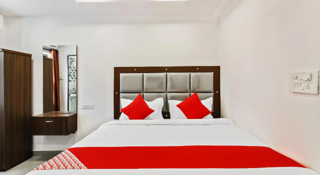 OYO 40807 Hotel  VSR International