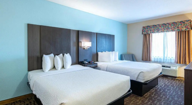Четырёхместный номер Standard River Bend Inn - Pigeon Forge