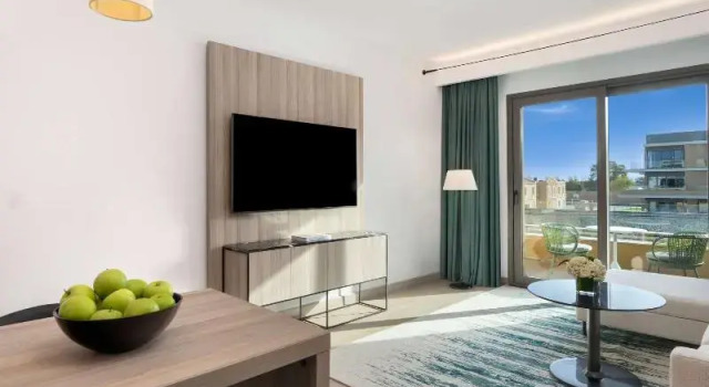Люкс Deluxe с видом на бассейн Rixos Obhur Jeddah Resort & Villas - All-Inclusive