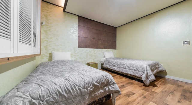 Gangneung Gyeongpodae Iris Stay, Boek Hotel Hotels in Gangwon-Do met parkeren, Parkeren