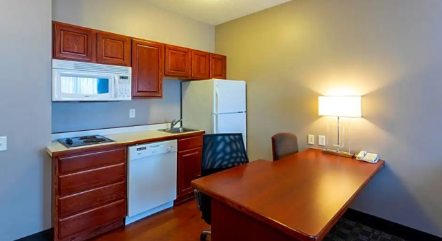 Апартаменты GrandStay Hotel & Suites Ames