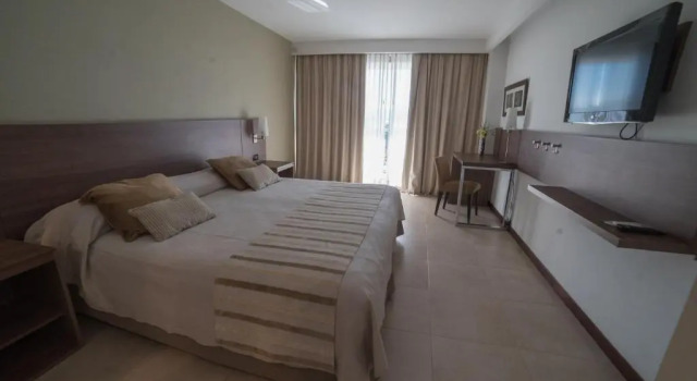 Четырёхместный номер Standard с видом на озеро Hotel Estilo MB - Villa Carlos Paz