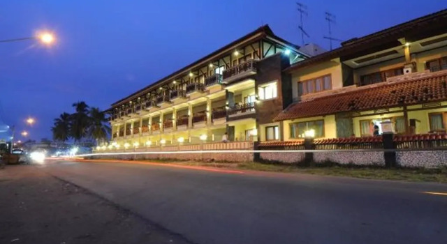 Surya Kencana Seaside Hotel, Book Hotel Hotels in Pangandaran with Parking, Parking