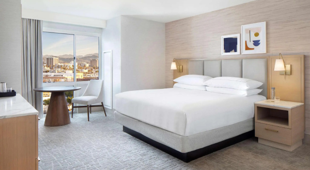 Двухместный номер с видом на город Hilton Santa Monica