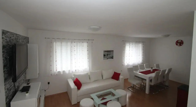 Holiday Home Dalija, Rezerwuj Hotel Otocac 