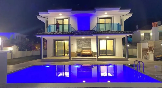 Вилла с балконом Immaculate 4-bed Villa in Dalyan