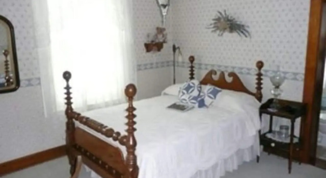 Squiers Manor B&B, Varaa Bed and Breakfast Maquoketa Iowa