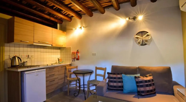 Апартаменты To Kastri