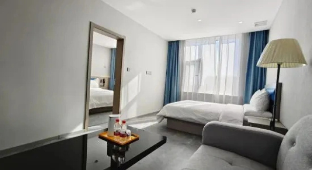 Люкс 7Days Inn Hotel