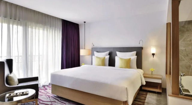 Люкс Deluxe Novotel Imagica Khopoli Hotel