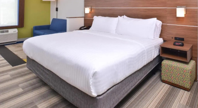 Люкс Holiday Inn Express & Suites Omaha Airport by IHG