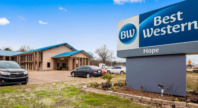 Кровать в общем номере Best Western of Hope