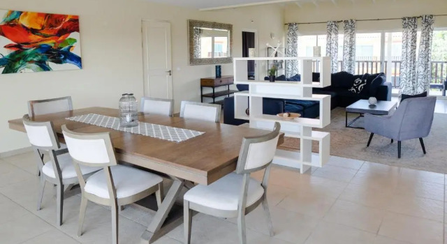 Fantasy 3 Bedroom Penthouse Marina View Suite 46, Забронировать Отель Отели в центре Ян-Тил, в центре, Парковка