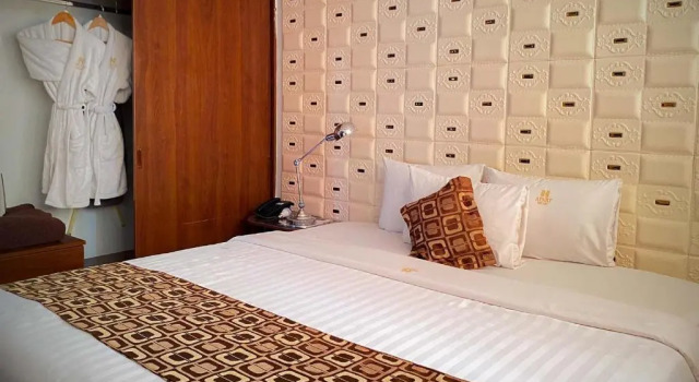 Номер Standard с балконом и с видом на улицу Inkari Apart Hotel