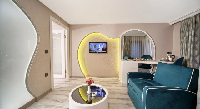 Demonti Otel