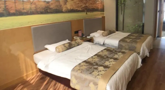 Двухместный номер Standard GreenTree Inn Jiangyin Zhouzhuang Shiji Avenue Business Hotel